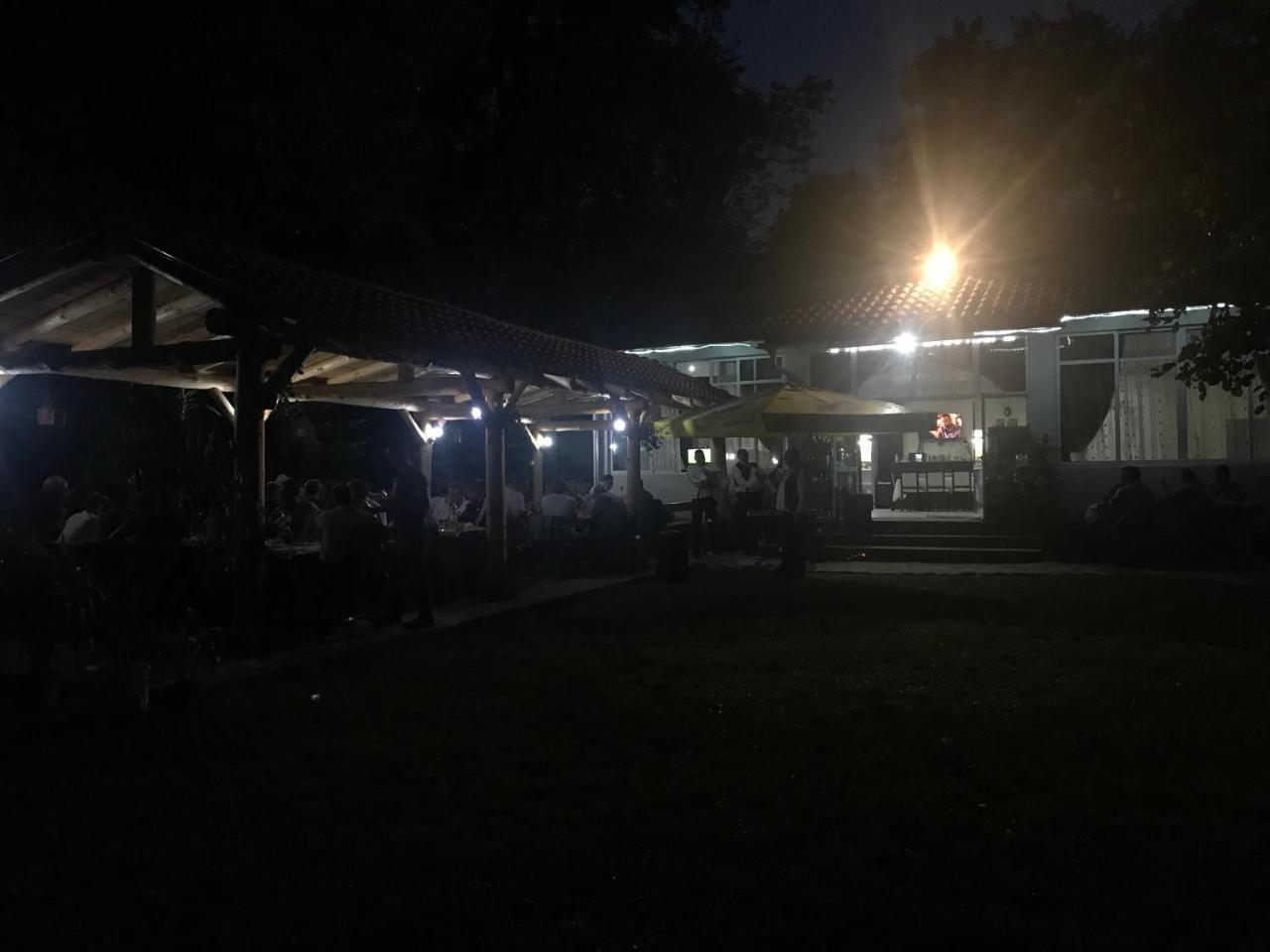 Holiday Park Ranchoto Hotel Кирково Екстериор снимка